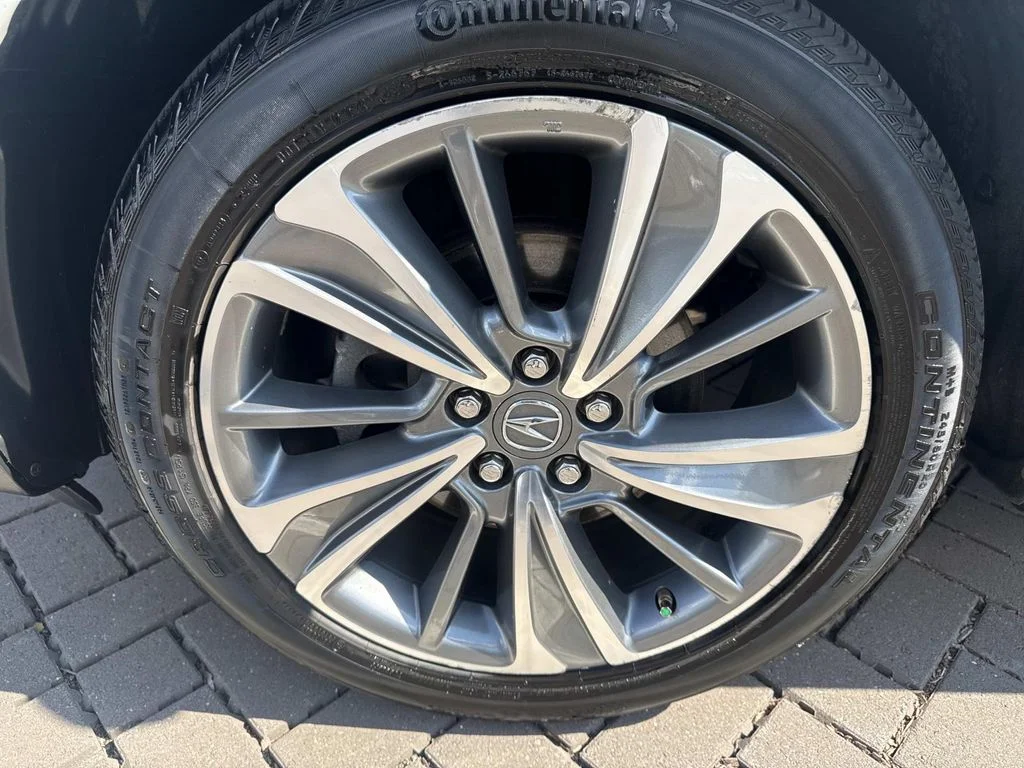 Used 2017  Acura 3.5L image 9