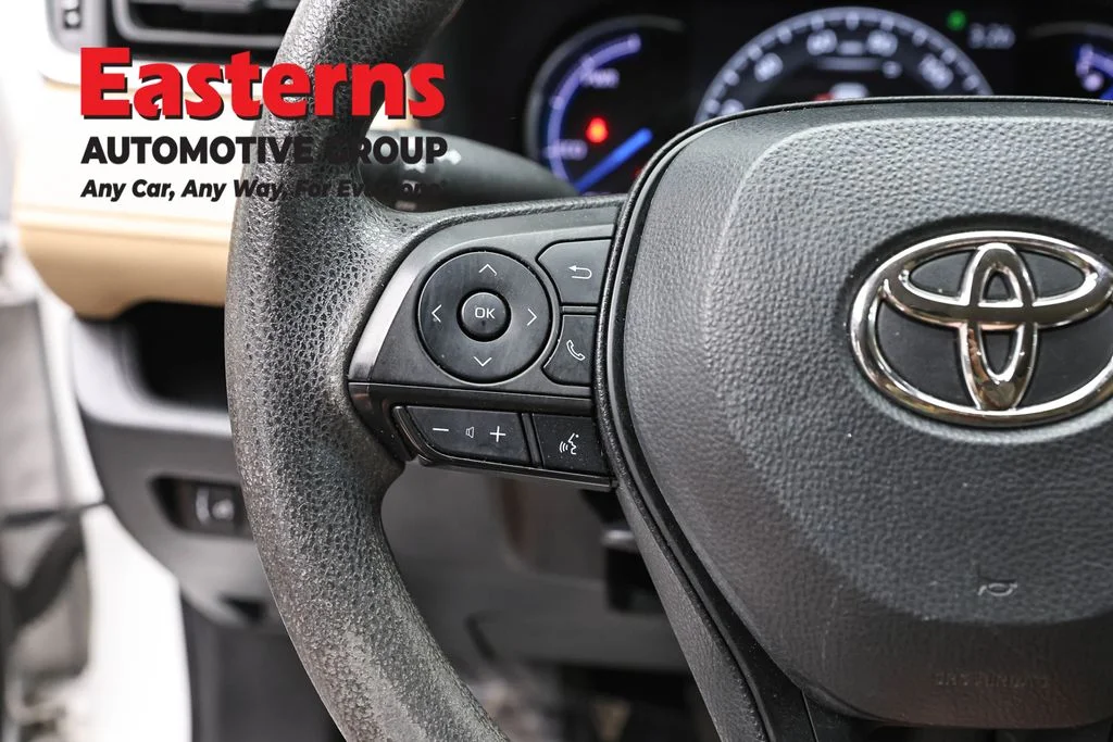 Used 2023 White Toyota LE image 14