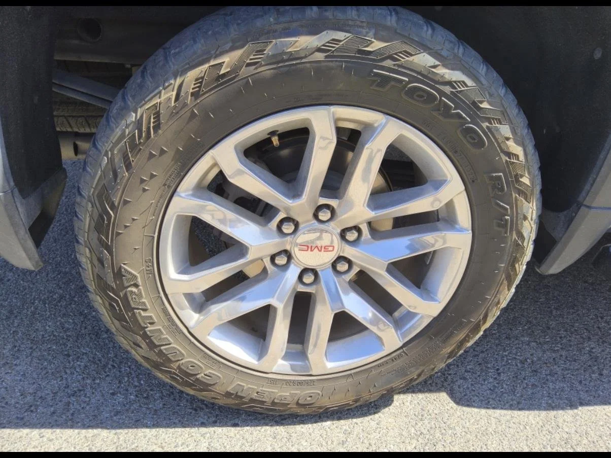 Used 2022 DARK SKY METALLIC GMC SLT image 24