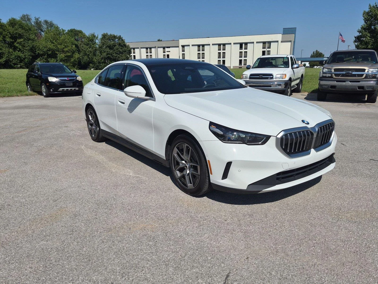 Used 2026 WHITE BMW 530i image 7