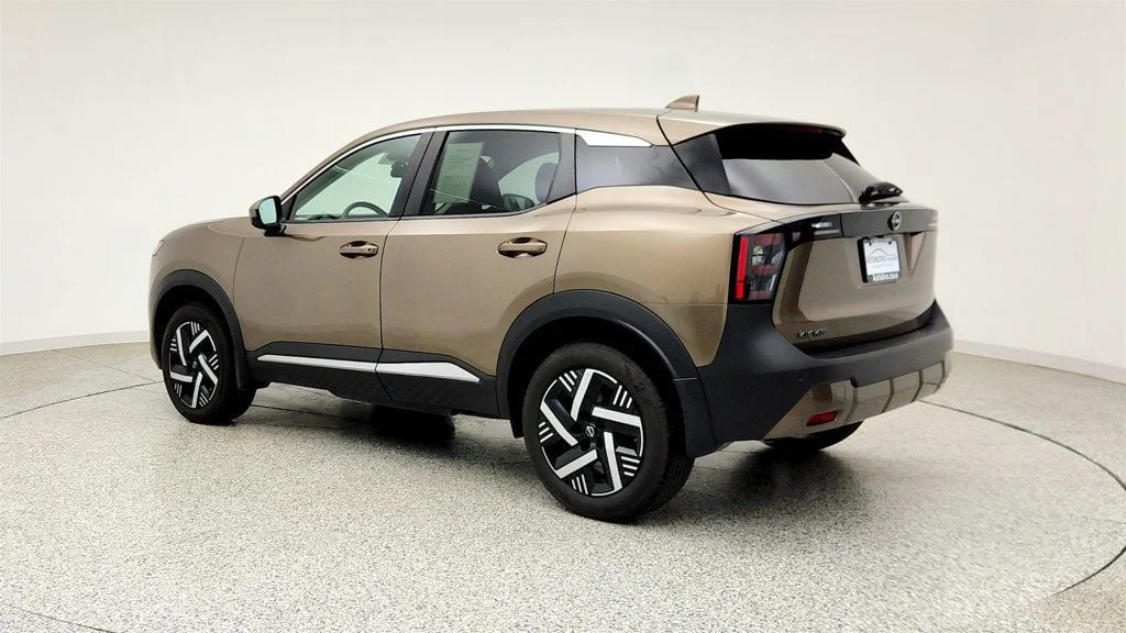 Used 2025 Canyon Bronze Metallic Nissan SV FWD image 7