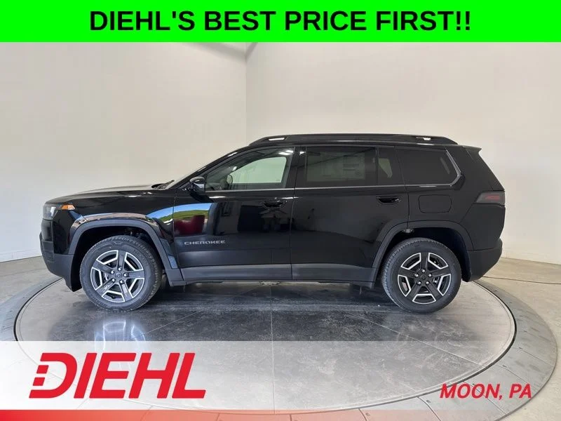 New 2026 Diamond Black Crystal Pearlcoat Jeep Laredo image 4