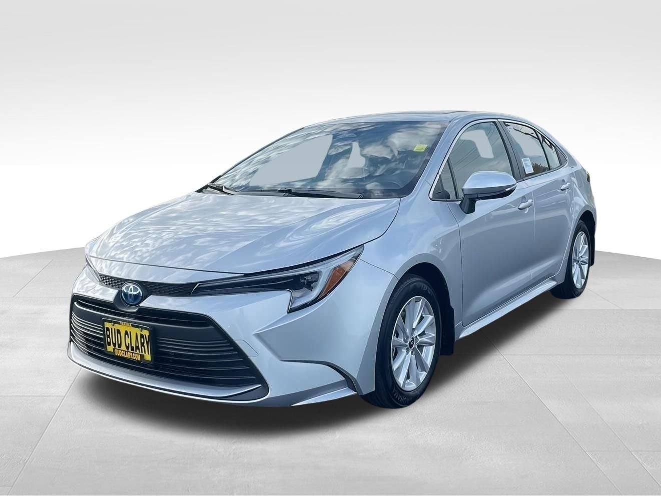 2025 Toyota Corolla LE - Photo 9