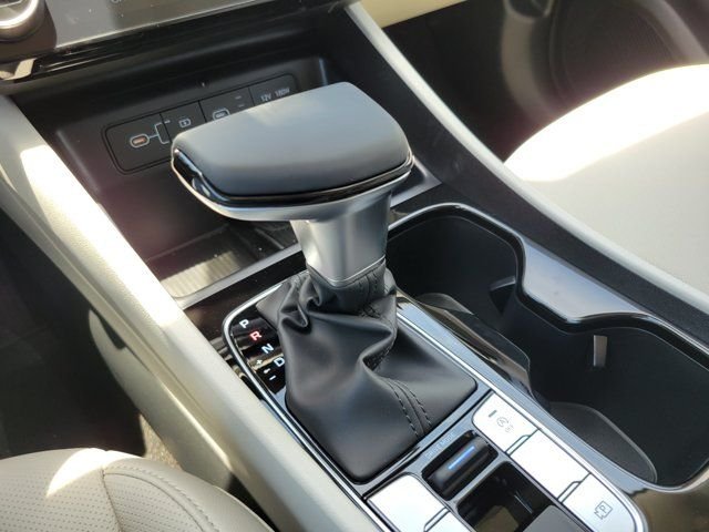 New 2026 White Hyundai SEL Premium FWD image 19
