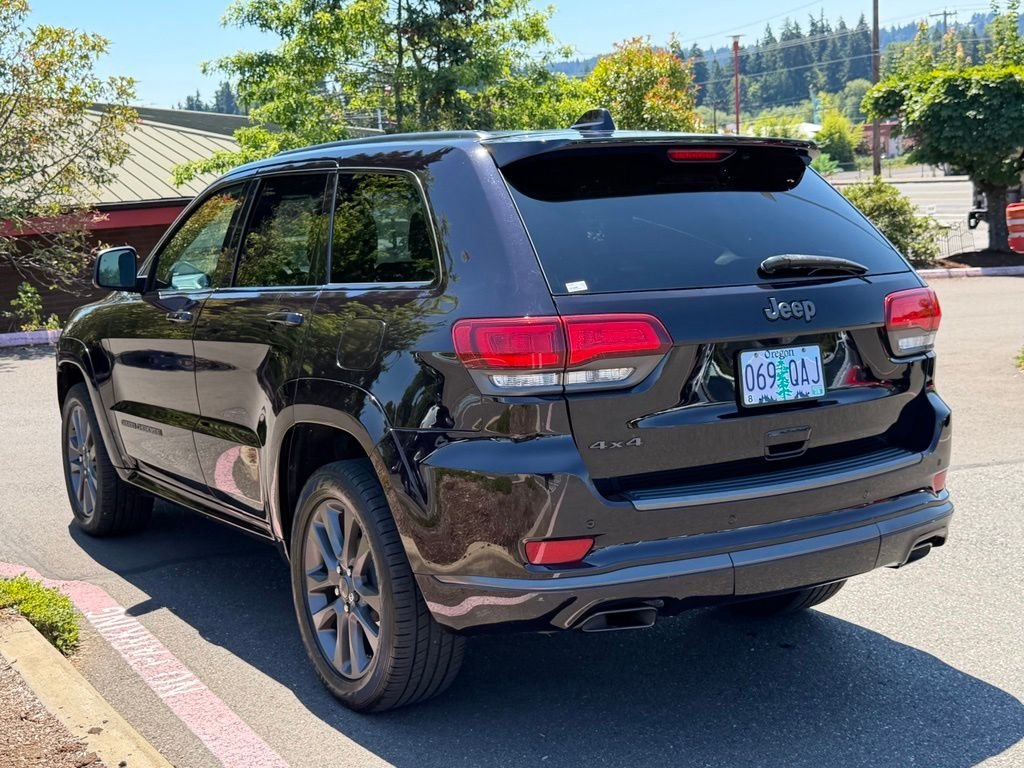 Used 2018 Sangria Metallic Clearcoat Jeep Overland image 16