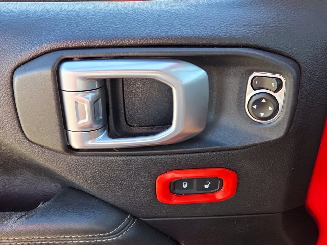 Used 2020 Red Jeep Overland image 29