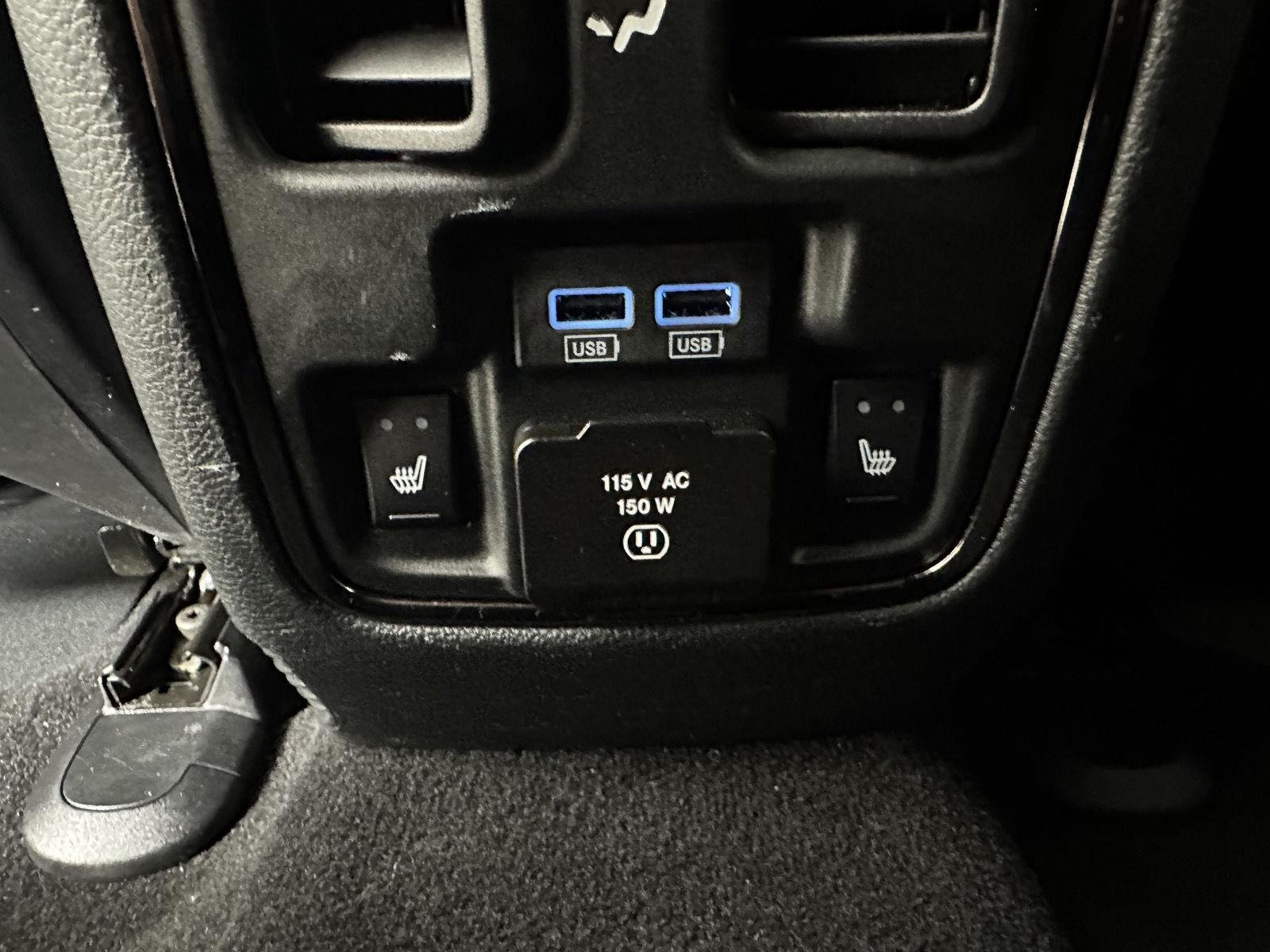 Used 2020 Granite Crystal Metallic Dodge R/T image 8