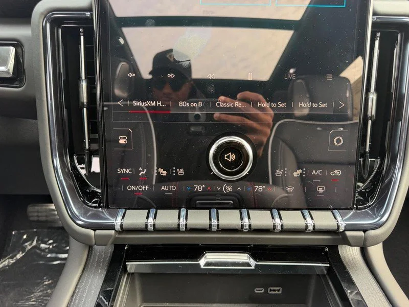 2026 GMC Yukon AT4 Ultimate - Photo 19