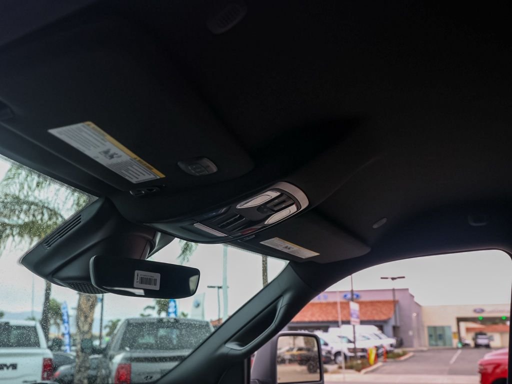 New 2026 Bright White Clear-Coat Exterior Paint RAM Big Horn Night Edition image 12