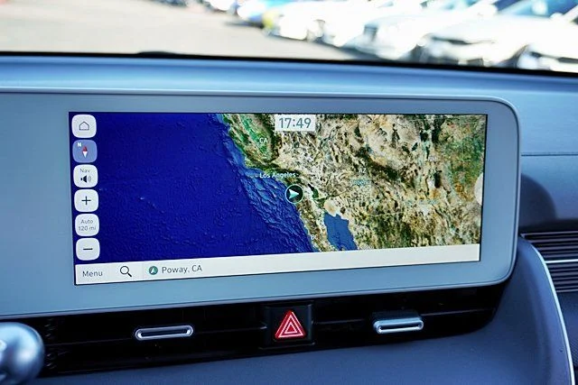 Used 2022 White Hyundai SEL image 25