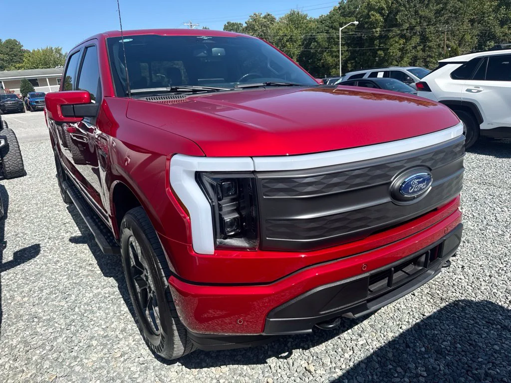 Used 2023 Red Ford Lariat image 2