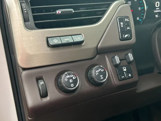 Used 2017 White Frost GMC Denali image 40