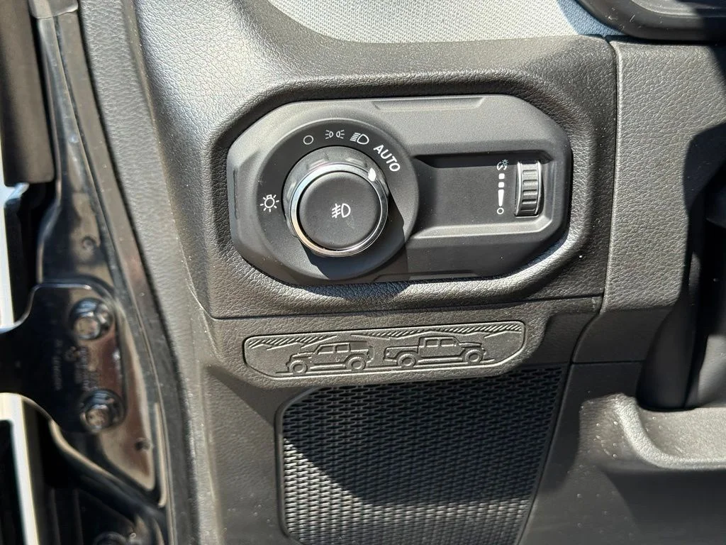 Used 2024 Black Jeep Sport S image 18