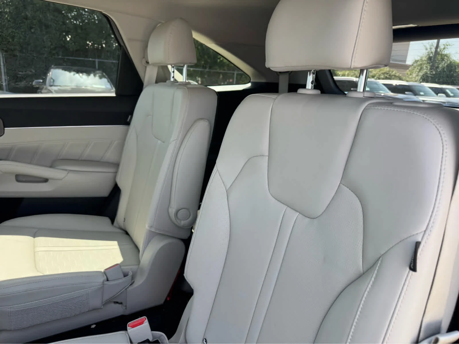 Used 2025 Wolf Gray Kia SX image 25