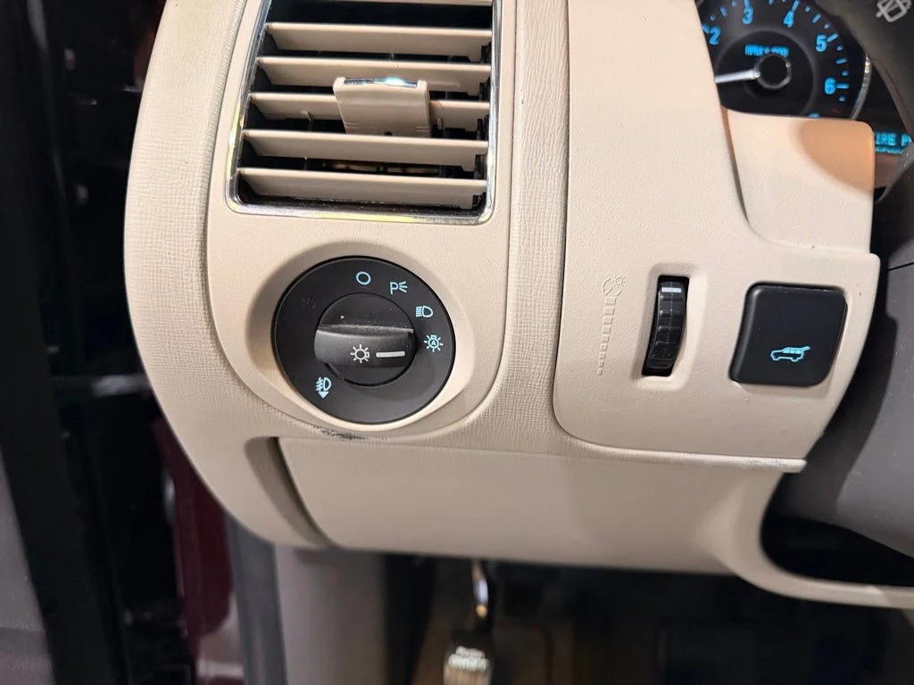 Used 2011 Red Ford SEL image 16