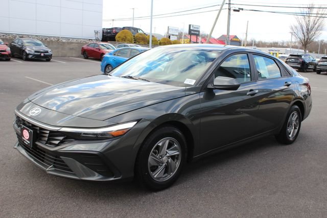 Used 2024 Hyundai Elantra SE with VIN KMHLL4DG4RU830579 for sale in Fairhaven, MA