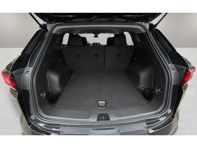 Used 2025 Black Chevrolet 2LT image 31