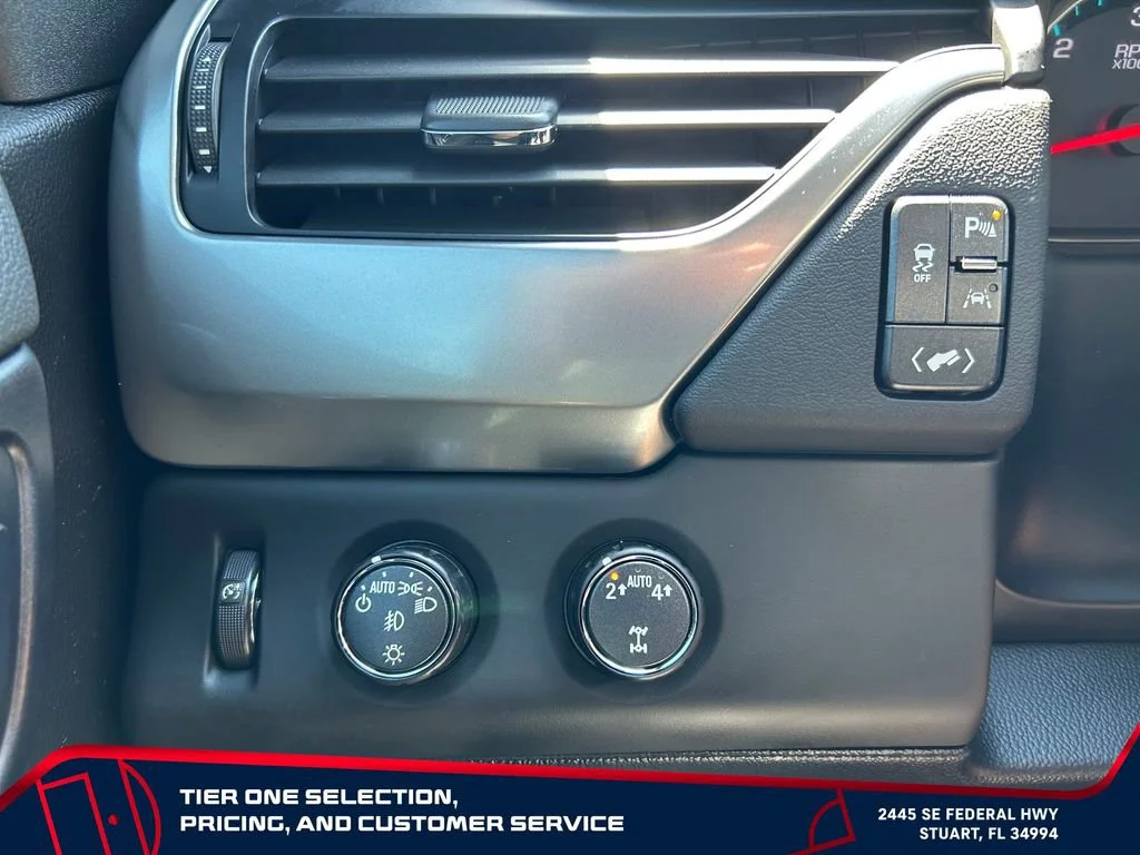 Used 2020 SILVER ICE METALLIC Chevrolet LT image 22