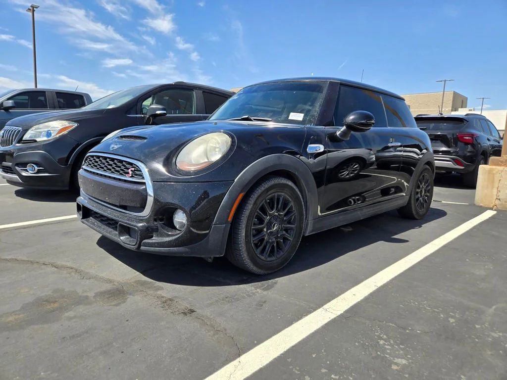 Used 2015 Black MINI S image 2
