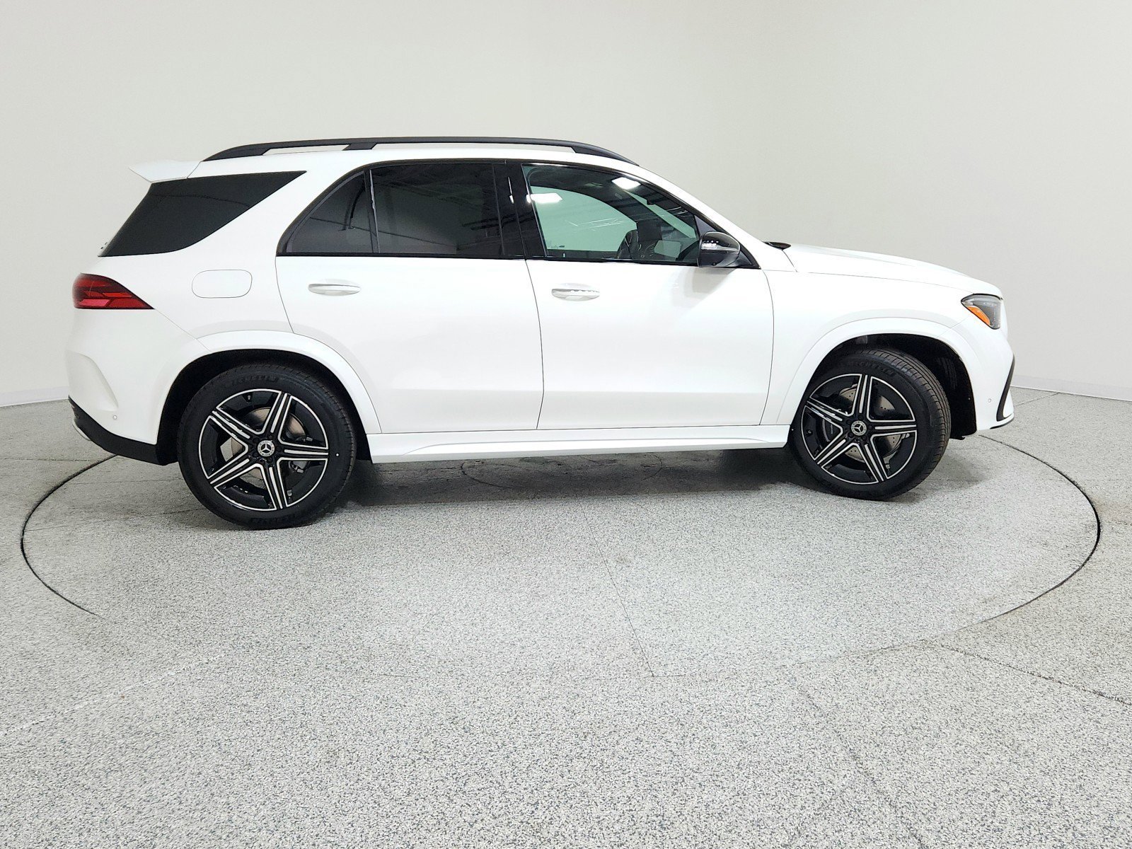 New 2026 Polar White Mercedes-Benz GLE 350 SUV image 28