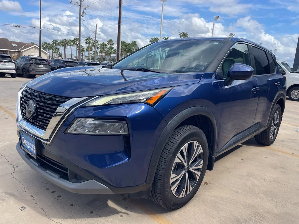 Used 2023 Blue Nissan SV image 5