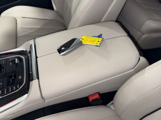 Used 2025 Blue BMW xDrive40i image 8