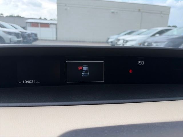 Used 2017 Blizzard Pearl Toyota Two image 11