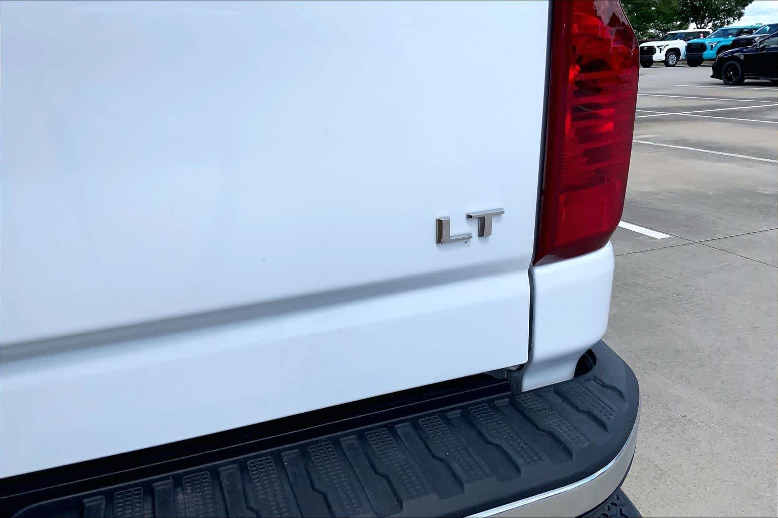 Used 2025 Summit White Chevrolet LT image 10