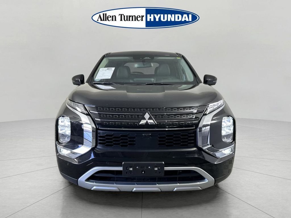 Used 2024 Labrador Black Pearl Mitsubishi SE image 3