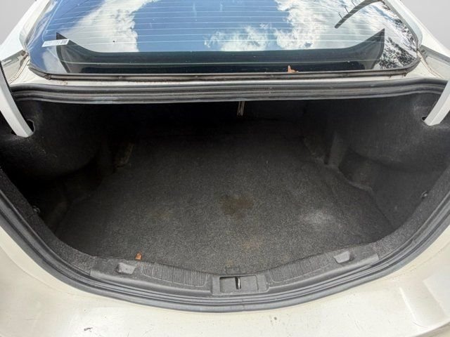 Used 2013 White Ford SE image 32