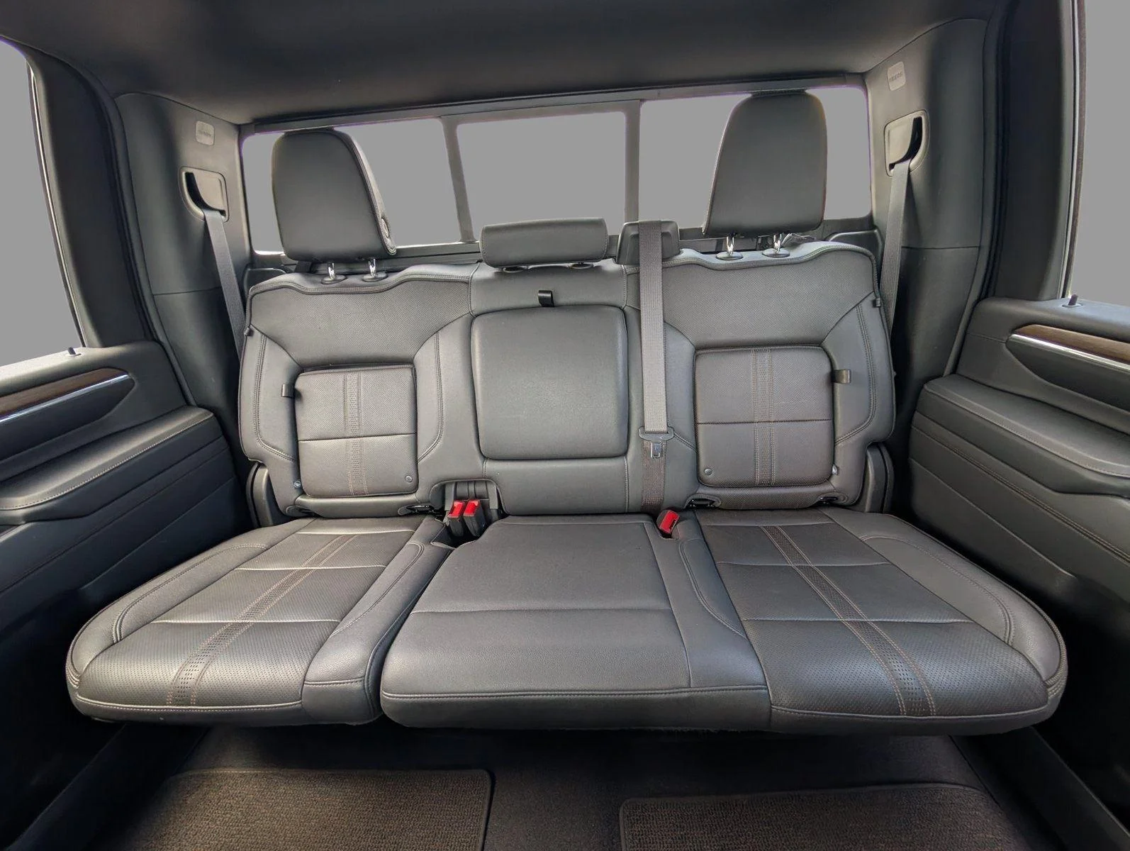 Used 2024 Black Chevrolet High Country image 30
