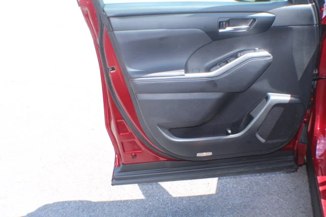 Used 2024 Ruby Flare Pearl Toyota XSE image 4