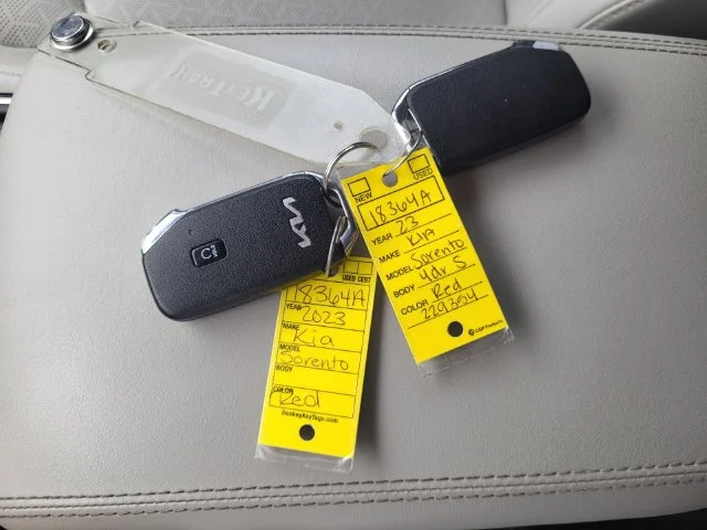 Used 2023 Red Kia S image 26