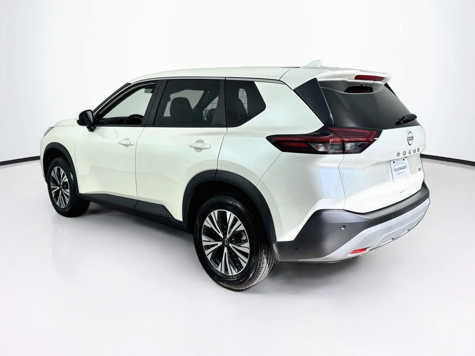 Used 2022 Pearl White Tricoat Nissan SV image 7