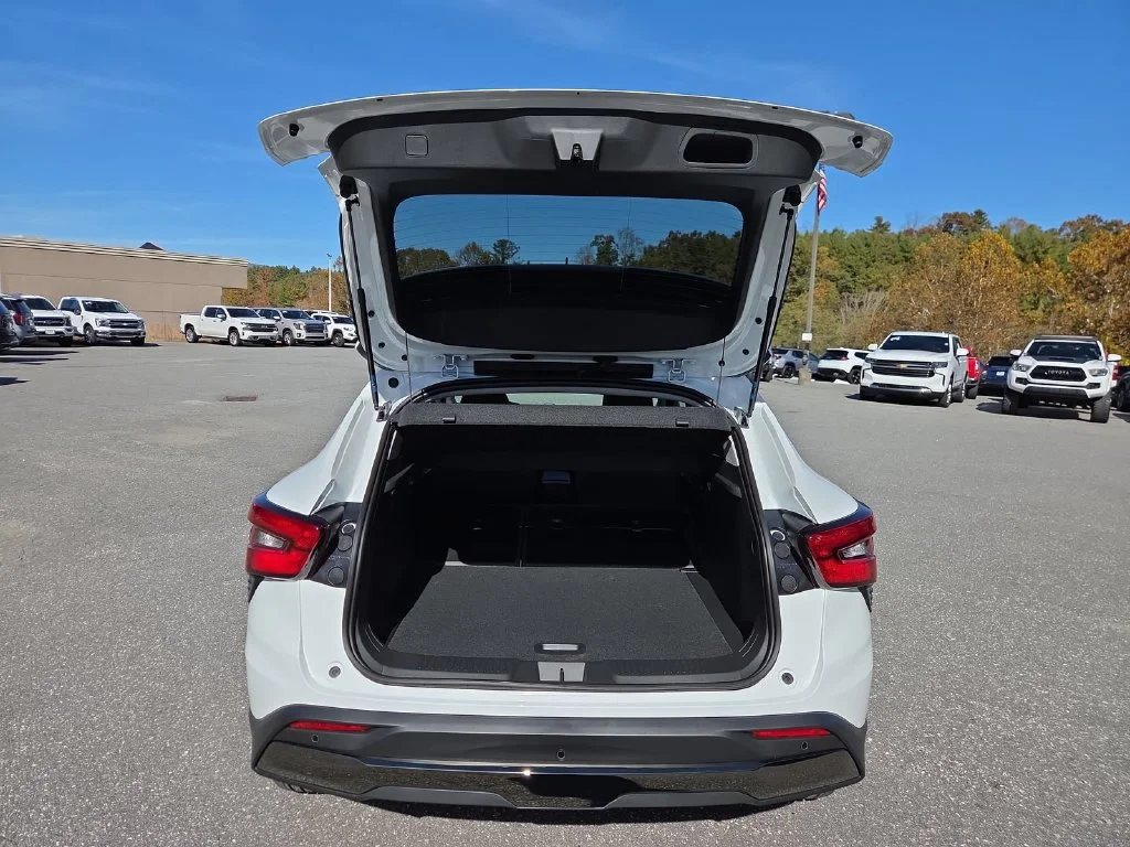 New 2026 White Chevrolet ACTIV image 26