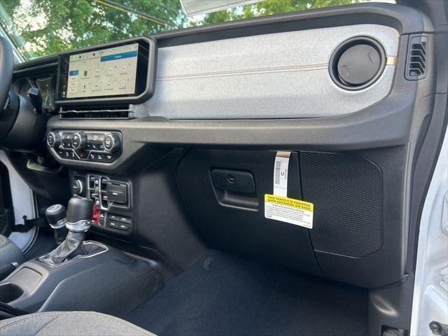 2025 Jeep Wrangler 4-Door Willys - Photo 24