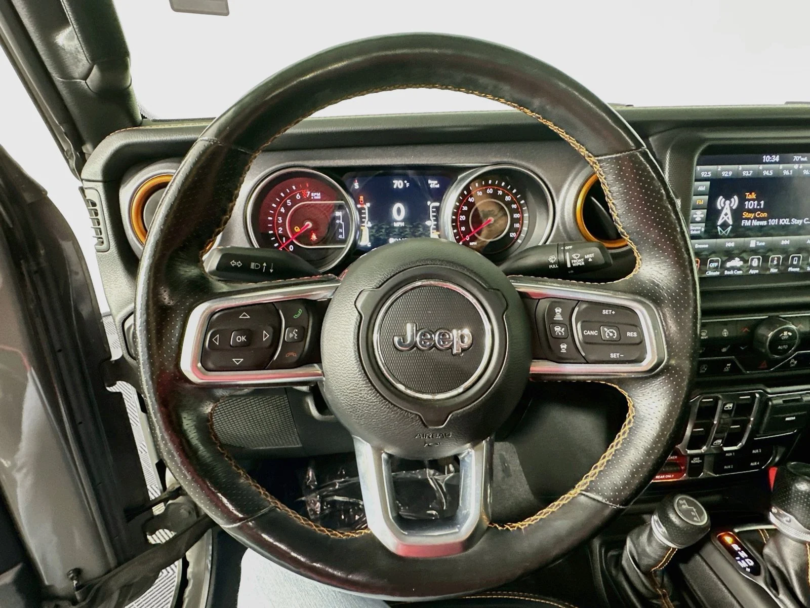 Used 2021 Sting-Gray Clearcoat Jeep Mojave image 12