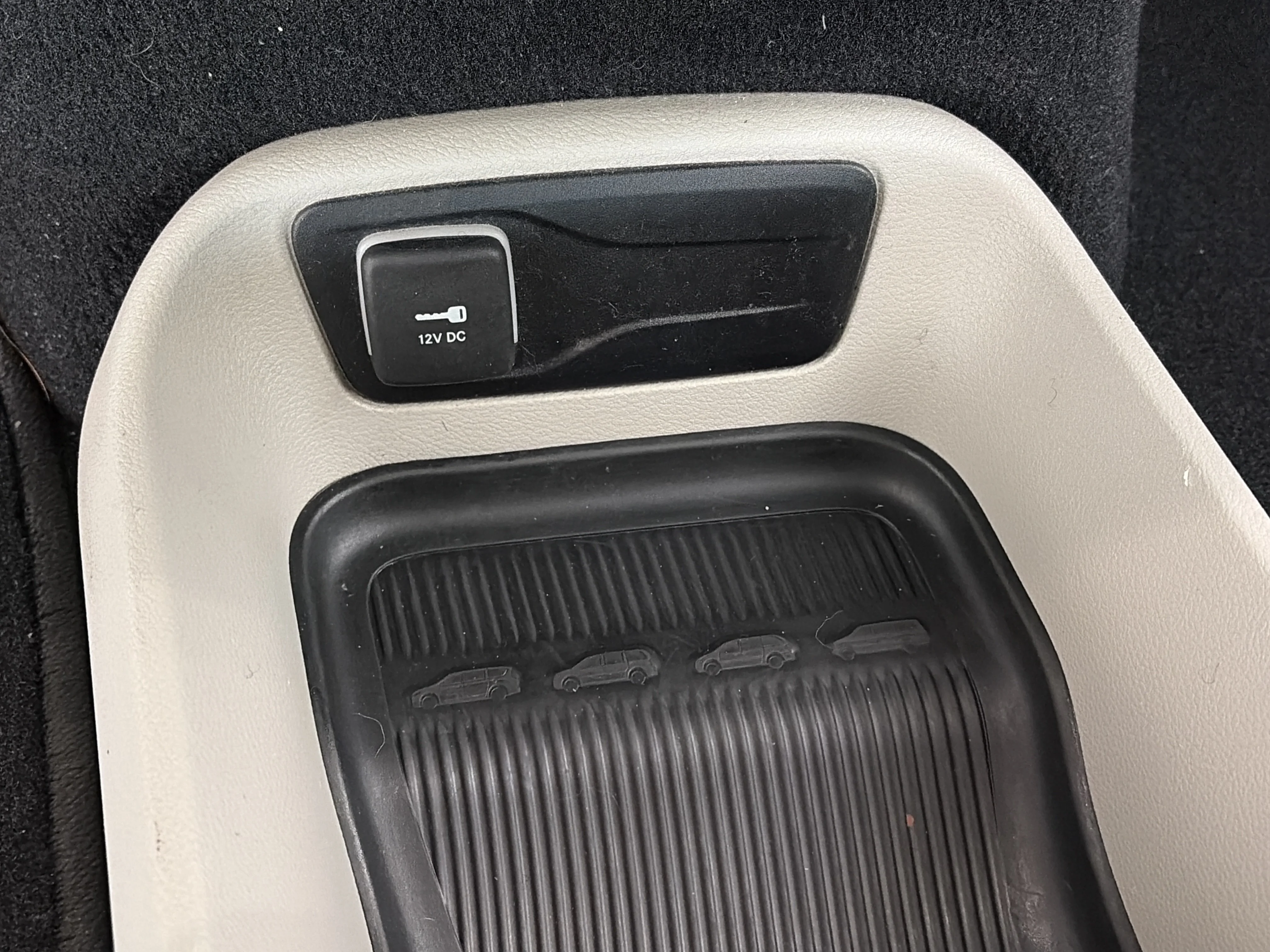 Used 2023 White Chrysler LX image 24