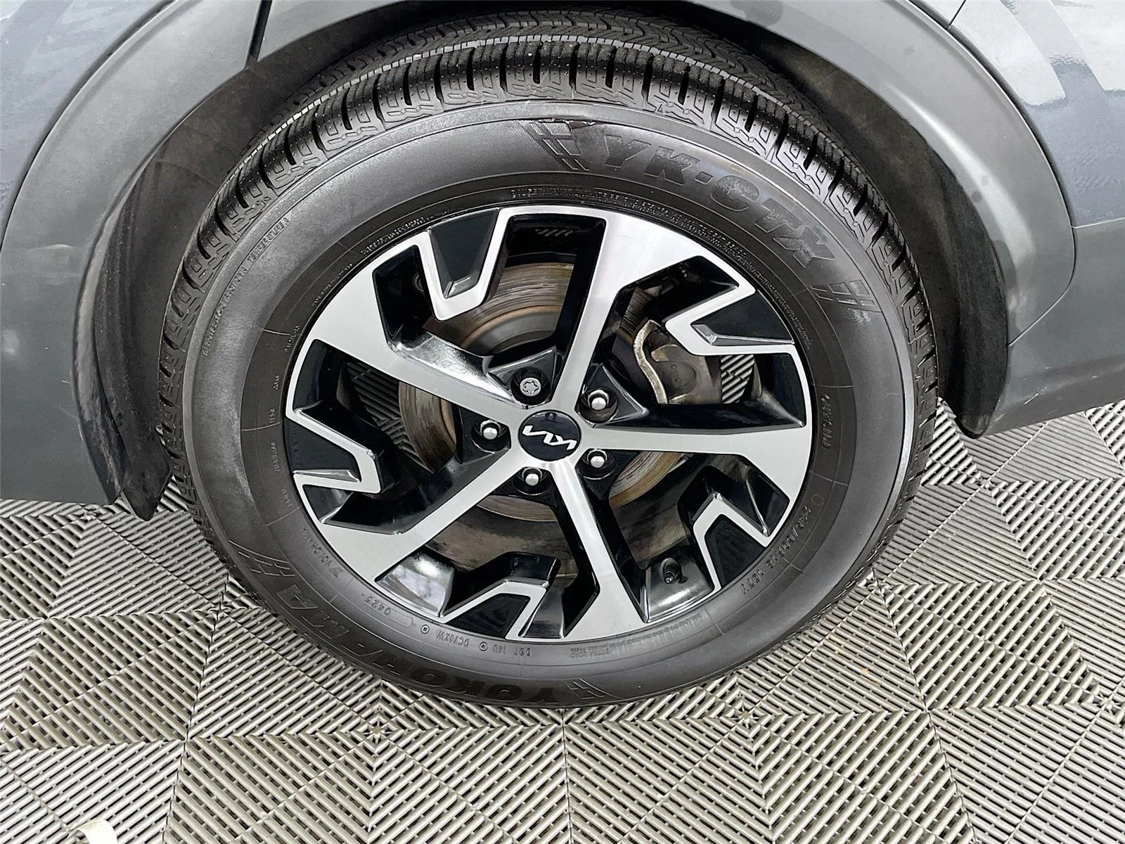 Used 2023 Gravity Gray Kia EX image 34