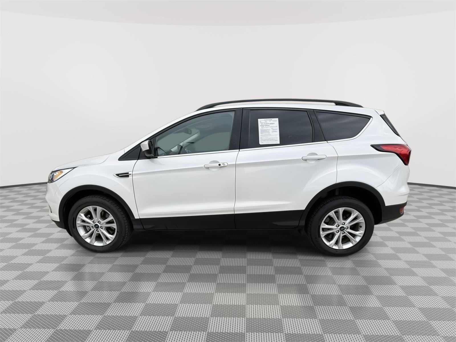 Used 2019 White Platinum Metallic Tri-Coat Ford SEL image 4