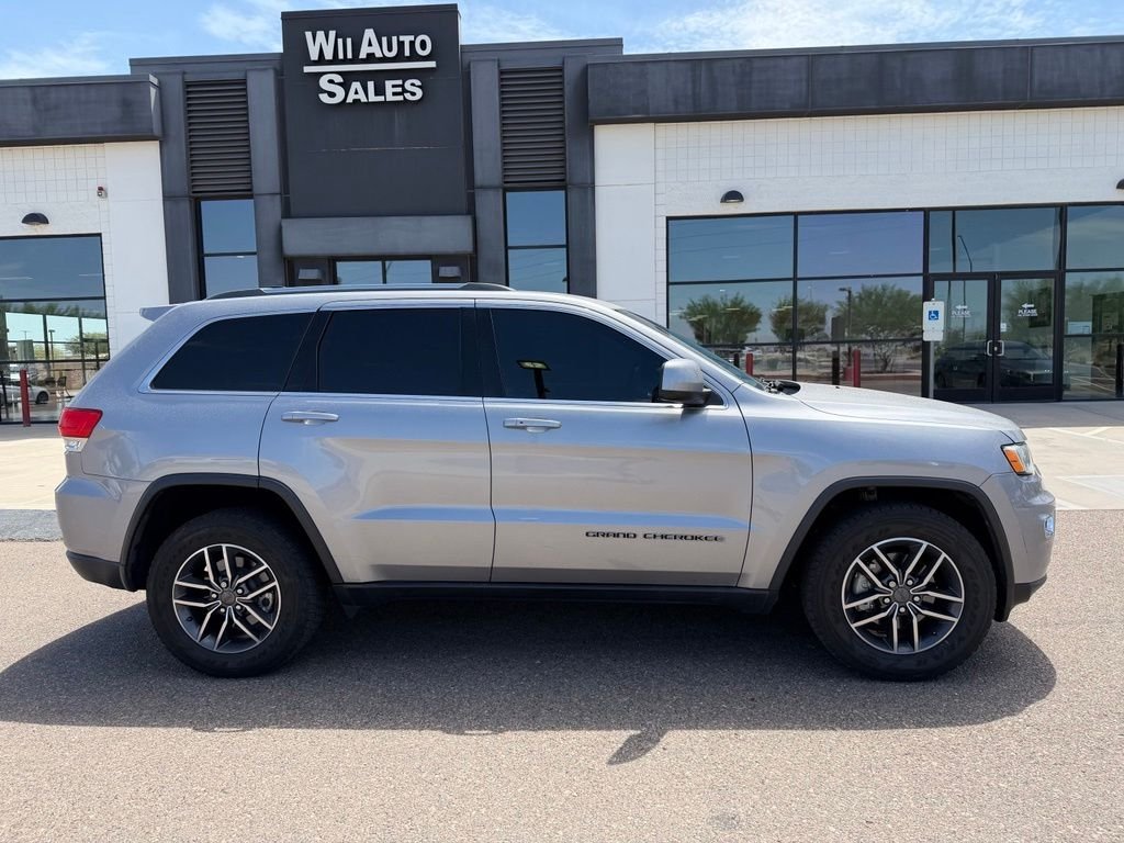 Used 2019 Silver Jeep Laredo E image 3