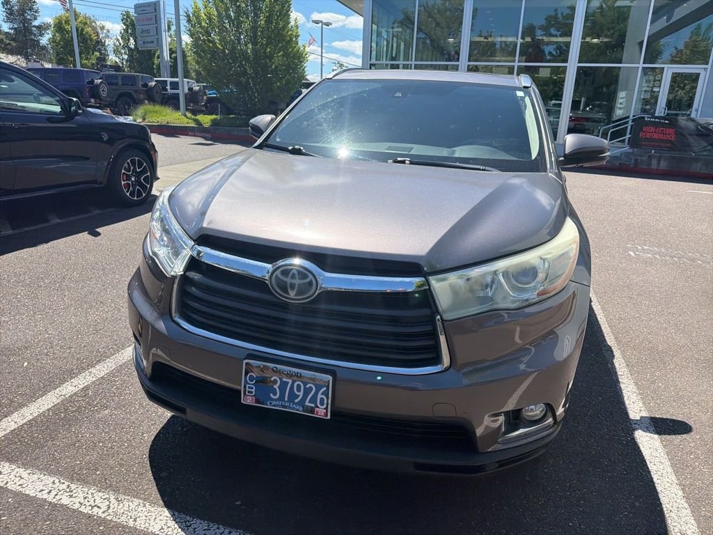 Used 2014 Predawn Gray Mica Toyota Limited Platinum V6 image 2