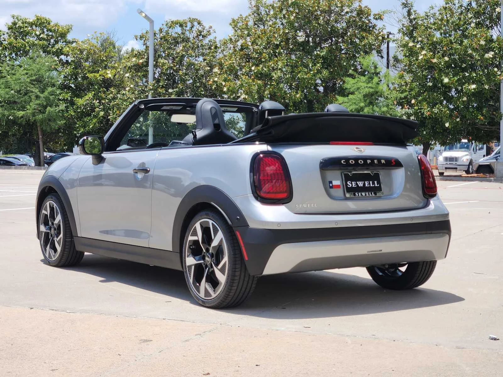 New 2026 Melting Silver III Metallic MINI Cooper S image 3