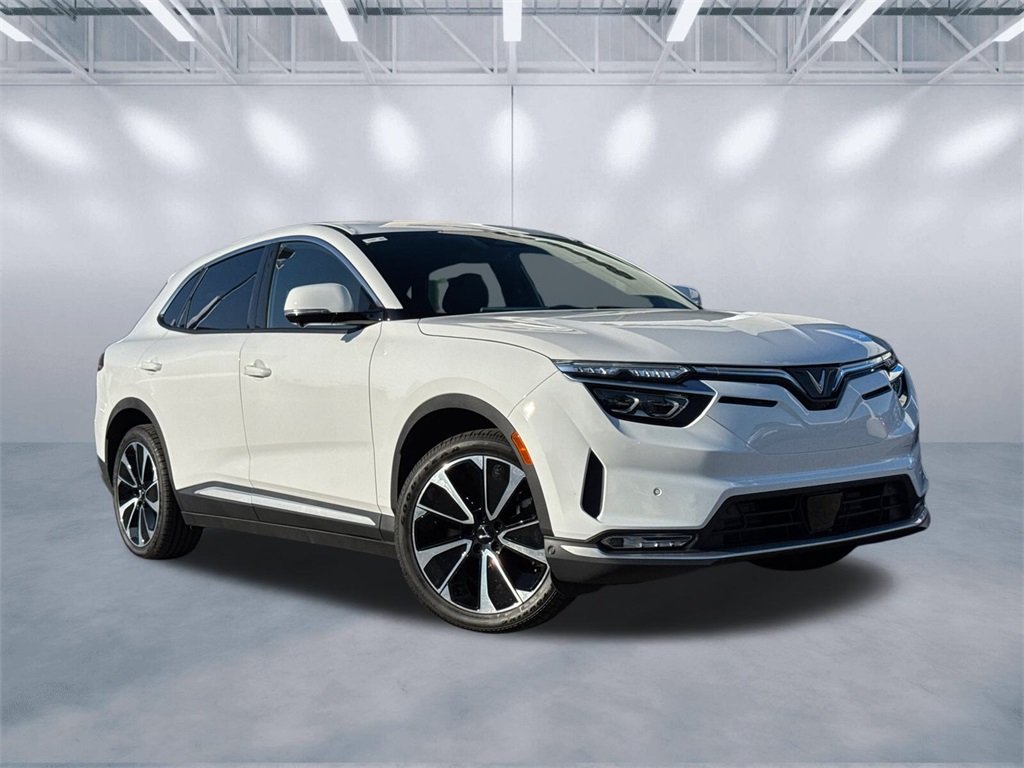 2025 VinFast VF 8 Plus