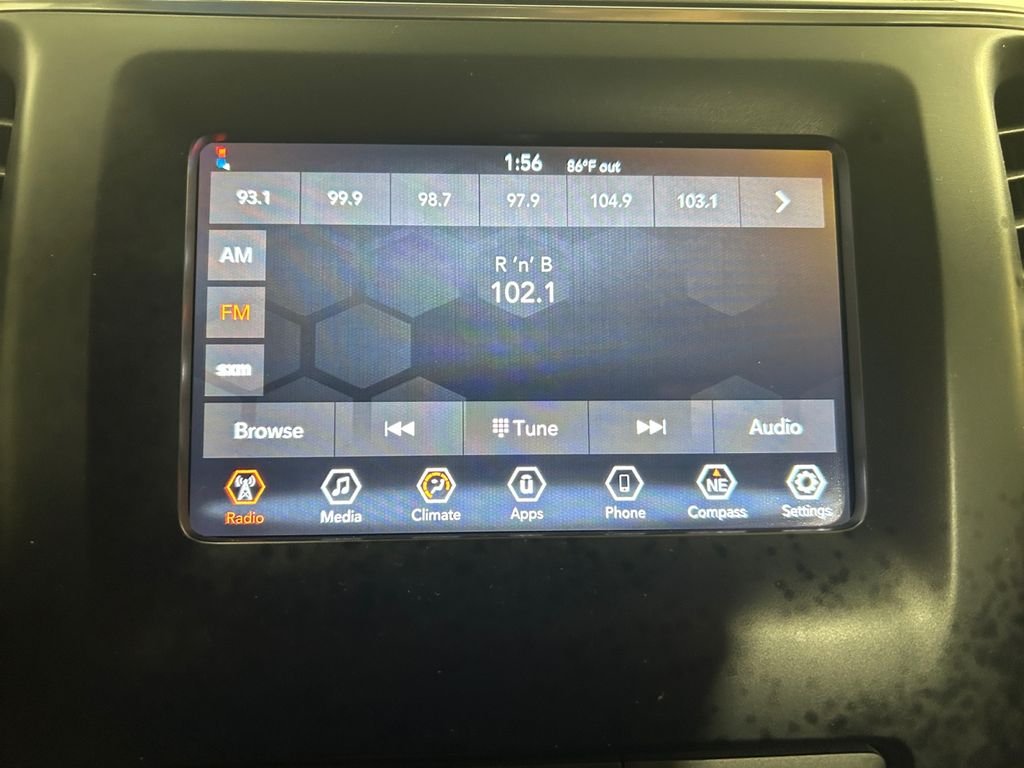 Used 2019 Red Jeep Latitude image 11