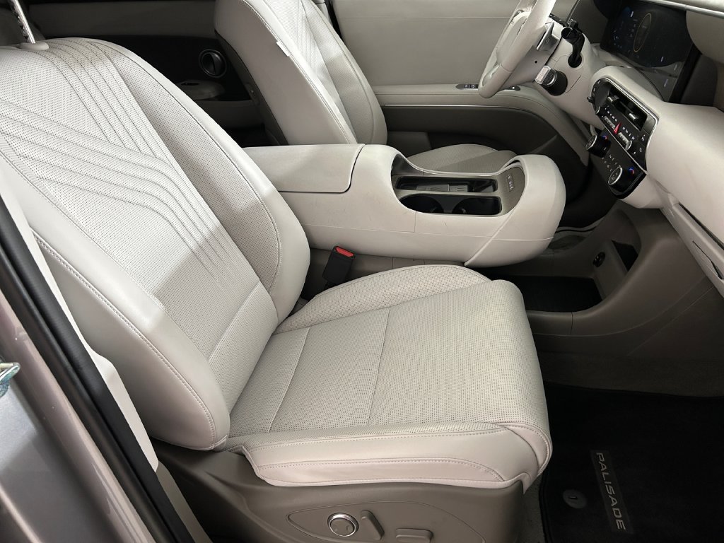 Used 2026 Silver Hyundai SEL Convenience image 13