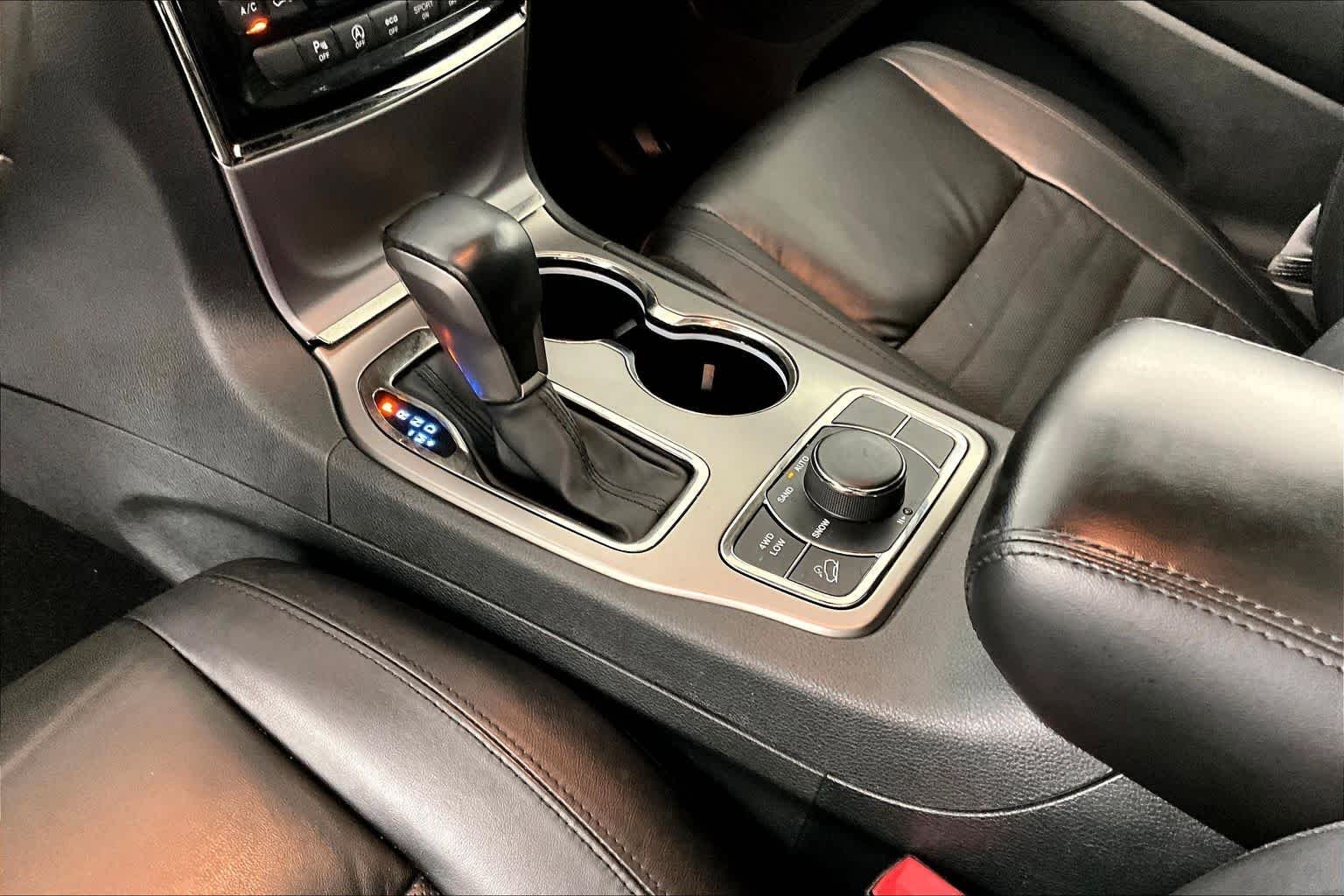Used 2021 Diamond Black Crystal Pearlcoat Jeep Limited X image 16