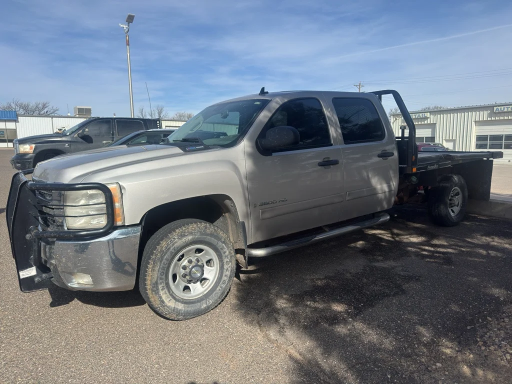 Used 2008 Grey Chevrolet SRW LT w/1LT image 4