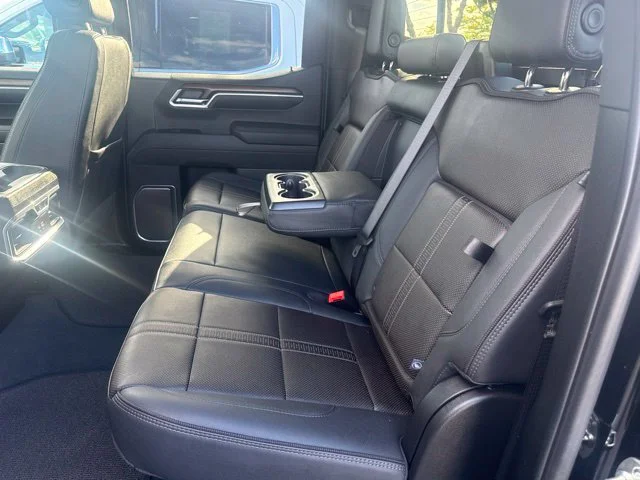 Used 2025 Black Chevrolet High Country image 25