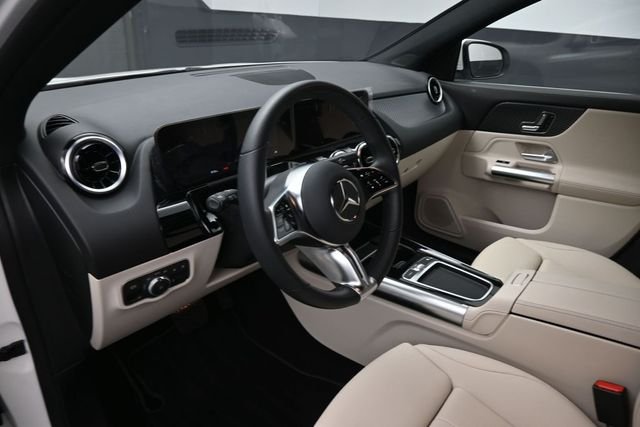 Used 2025 White Mercedes-Benz GLA 250 image 19
